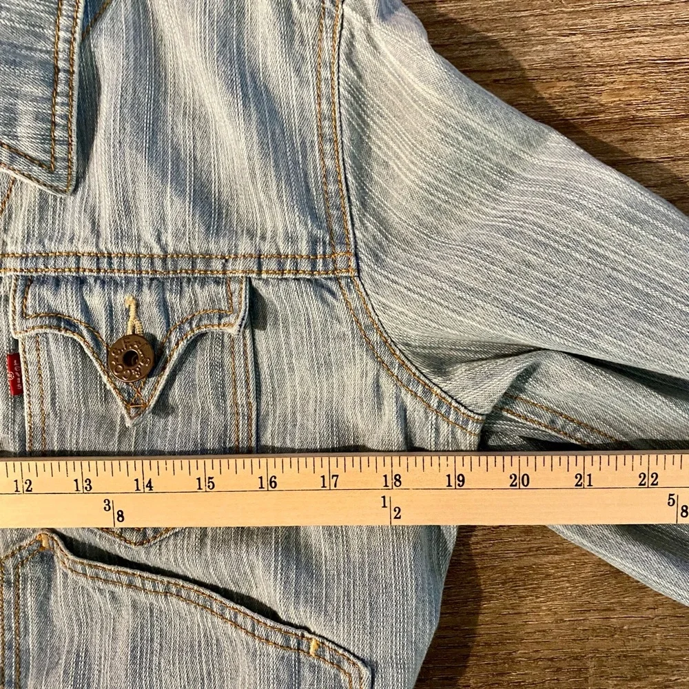 Levi’s Jacket Girl's L Light Blue Wash Cropped Stretch Denim Trucker Jean Jacket